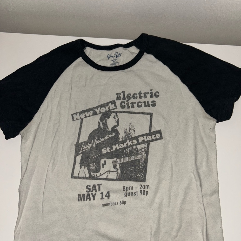 Brandy Melville Black and White Graphic Tee